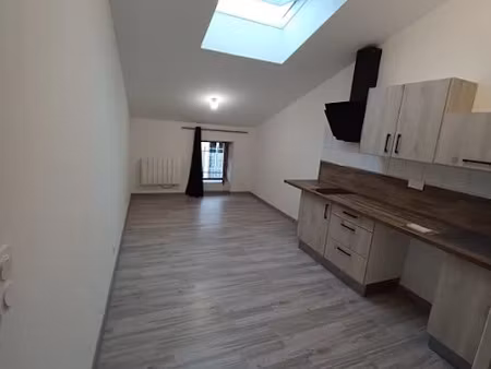 location appartement 2 pièces 38 m² à beaumontois en périgord (24440)  490 €