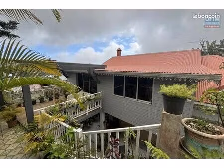 appartement 6 pièces 230 m²