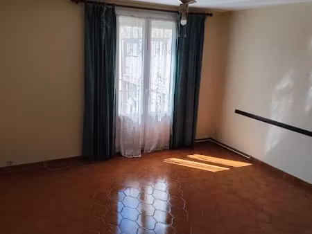 location appartement 4 pièces 68 m² à cavaillon (84300)  700 €
