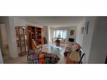 location meublée appartement 3 pièces 70 m² à sanary-sur-mer (83110)  1 210 €
