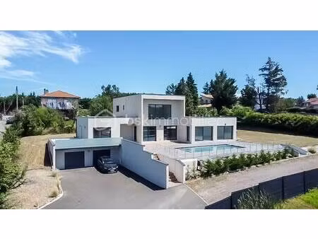 maison contemporaine de 198 m² à la fouillouse