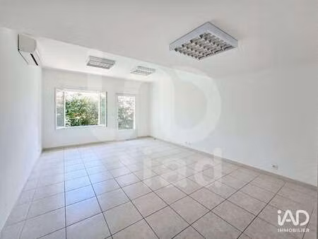 location bureaux et commerces à marguerittes (30320) : à louer / 52m² marguerittes