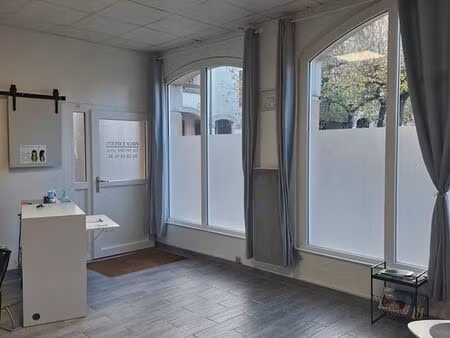 local commercial de 28.5 m2- auxerre