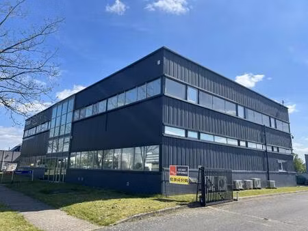 local d'activités à louer