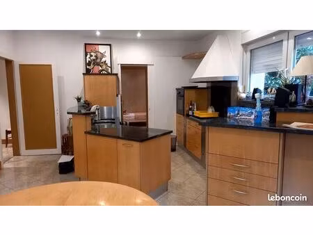 maison 5 pièces 181 m²