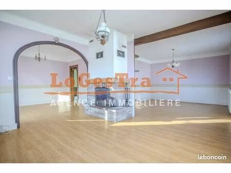 maison 6 pièces 137 m²