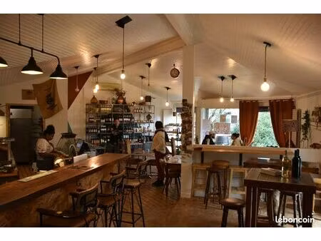 fond de commerce  restaurant  bar  épicerie  concert atypique pugnac