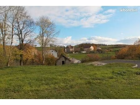 terrain 1700 m² larnod