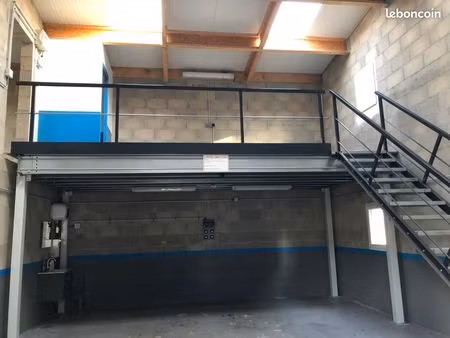 local d'activité 174 m²
