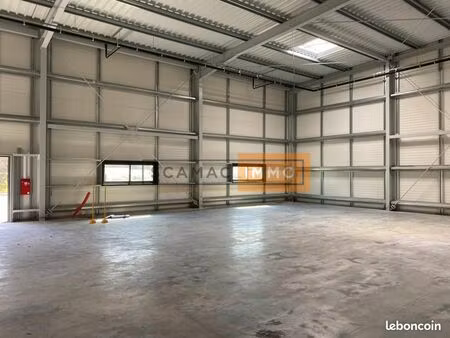 local d'activité 449 m²
