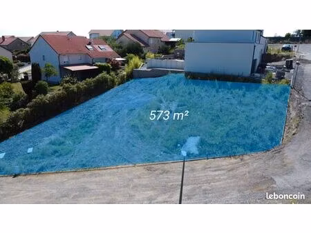 dernier terrain disponible immédiatement  prêt à bâtir  viabilisé & libre de constructeur