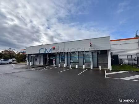 local 157 m² saint-pierre-du-mont