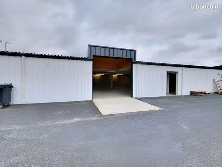 local 253 m² candé