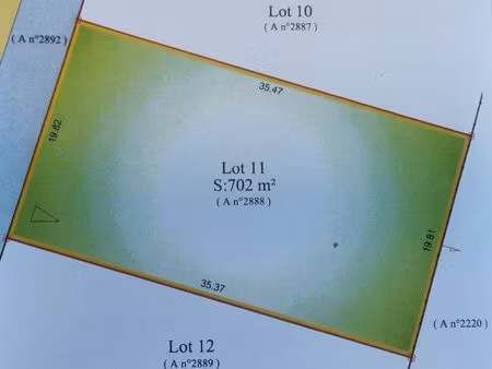 terrain 702 m² roaillan