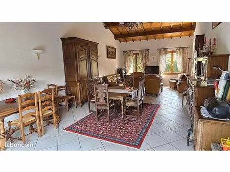 maison 8 pièces 205 m²