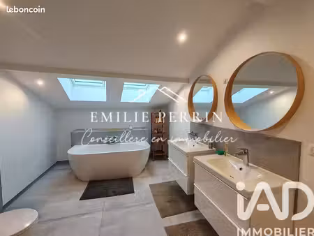 maison 10 pièces 275 m²