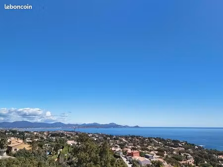 terrain 1 820 m² les issambres