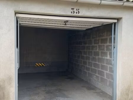 location emplacement moto – garage sécurisé (co-parking)