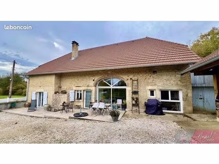 maison 6 pièces 130 m²