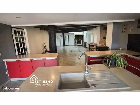 maison 8 pièces 258 m²