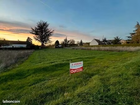 terrain 1 168 m² thesee