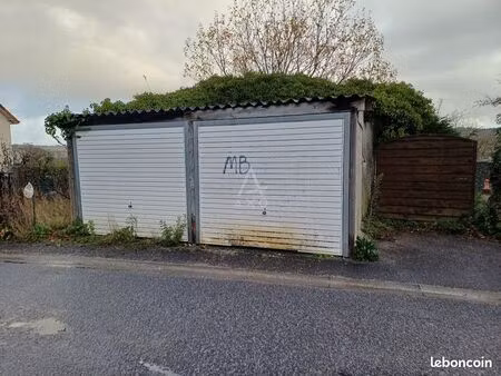 parking/box 1 pièce 30 m²