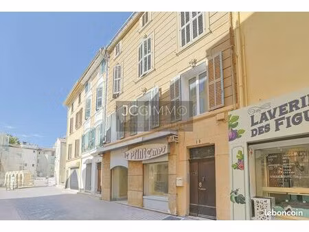 local commercial 92 m² solliès-pont