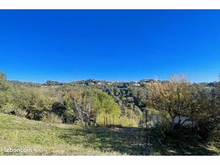 terrain 1330 m² la gaude