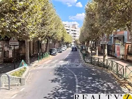 local commercial 70 m²