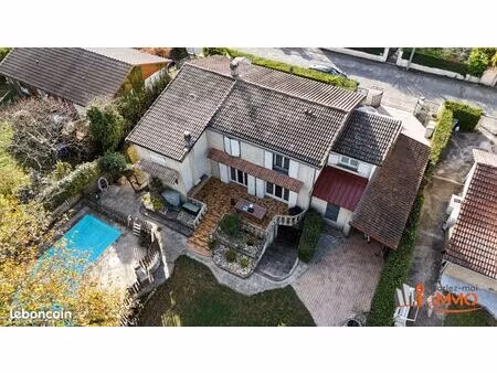 villa 7 pièces 172 m²