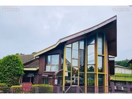 local professionnel lumineux - 4 pièces et parking