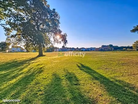 terrain 6 939 m² bias