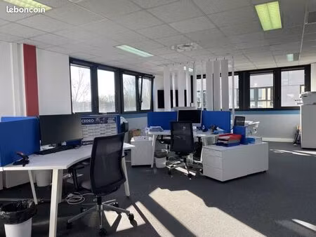 bureaux 874 m²