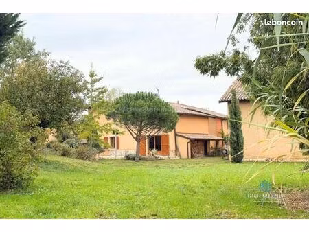 propriété 6 pièces 242 m²