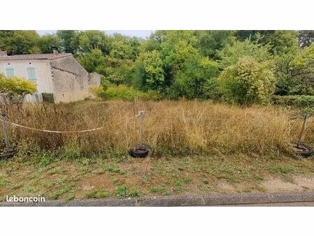 terrain 1 069 m² vouharte