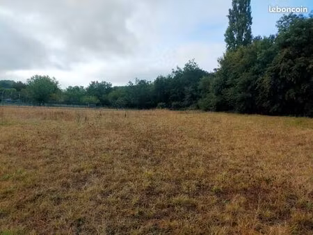 terrain 1 500 m² baignes sainte radegonde