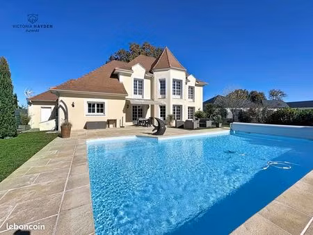 villa 7 pièces 200 m²