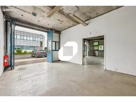 local d'activité 1 115 m²