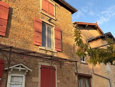 local 500 m² davayé