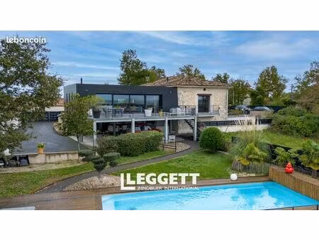 maison 5 pièces 234 m²