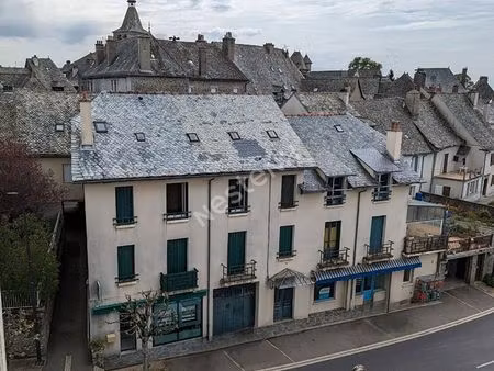 immeuble 700 m² montsalvy