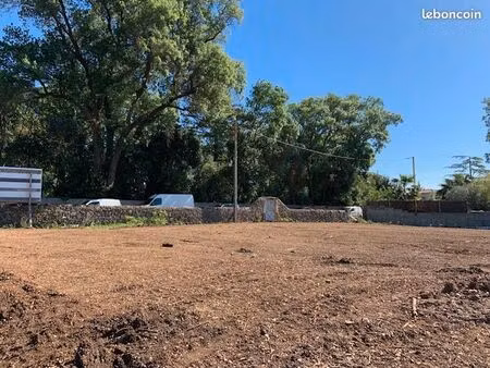 terrain viabilisé de 390 m2 à lézignan la cebe