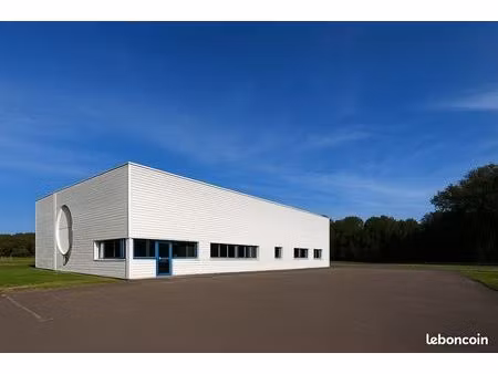 local 900 m² saint-évarzec