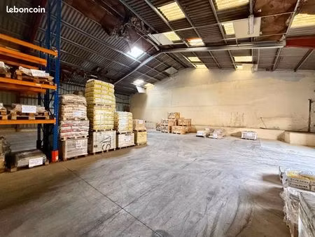 local industriel 1 030 m²