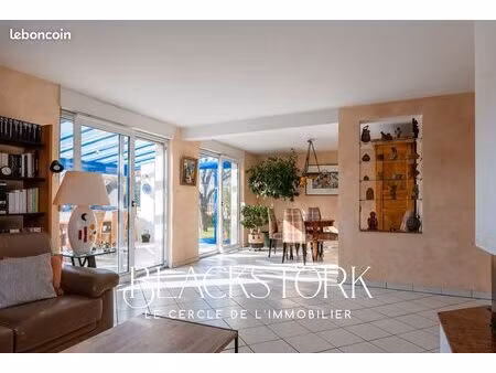 maison 6 pièces 202 m²