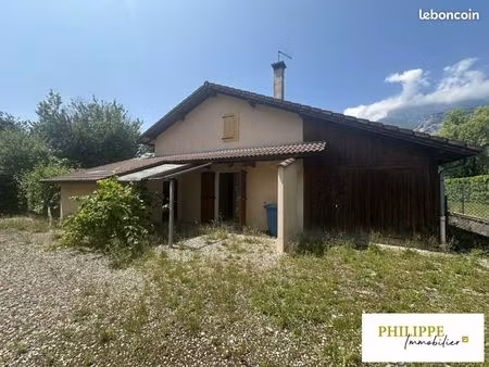 maison 12 pièces 255 m²