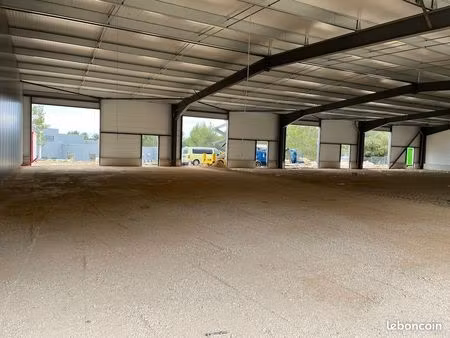 local industriel 1 000 m²