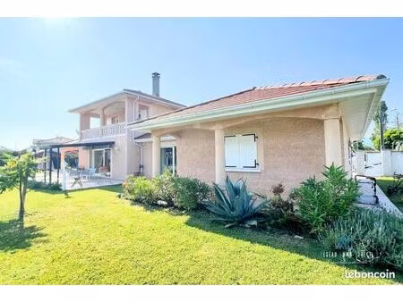 maison 6 pièces 170 m²