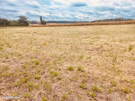 terrain constructible 900m2 maison-rouge en brie