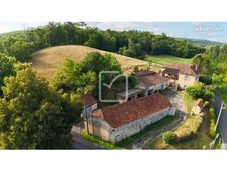 propriété 6 pièces 137 m²